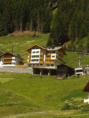 Holiday home in Kappl Paznauntal 42411